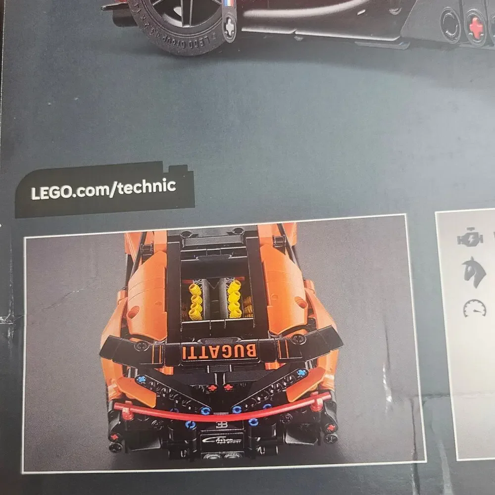 Lego Technic Bugatti Chiron Pur Sport (42222) 771 piece with digital download
